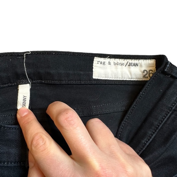 RAG & BONE Women’s Mid Rise Skinny Jean in Coal Block Black with Paint Stripes - Picture 4 of 8